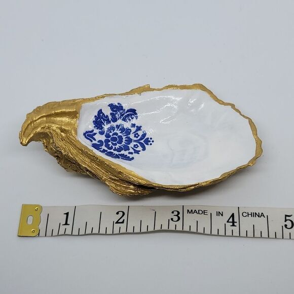 Filigree Oystershell ring holder/ trinket tray - Picture 5 of 6
